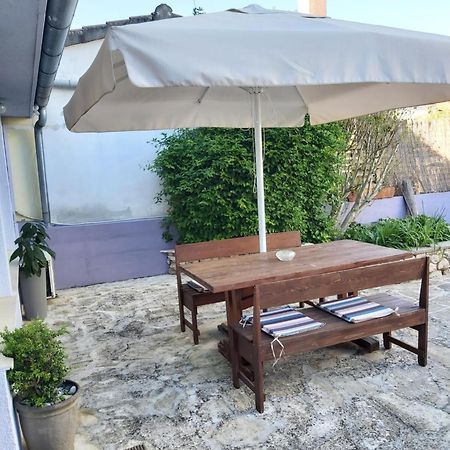 זאדאר Apartman Luce With Shared Pool מראה חיצוני תמונה