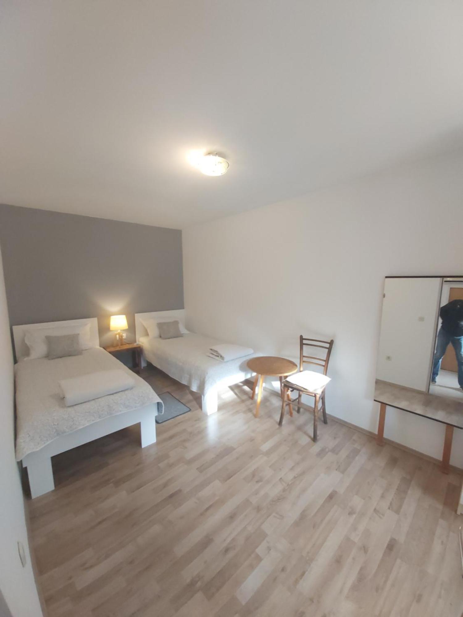 זאדאר Apartman Luce With Shared Pool מראה חיצוני תמונה