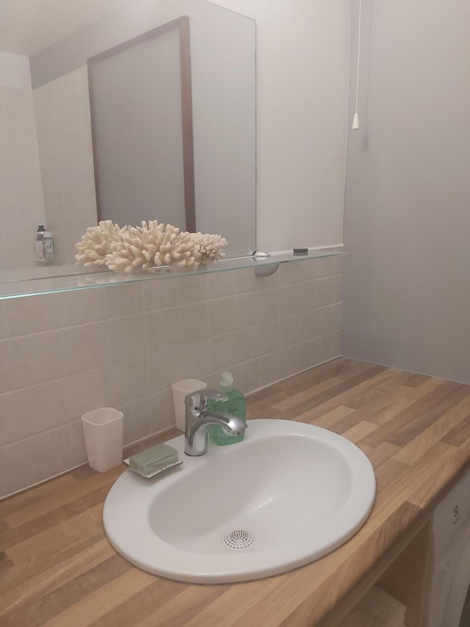 זאדאר Apartman Luce With Shared Pool מראה חיצוני תמונה