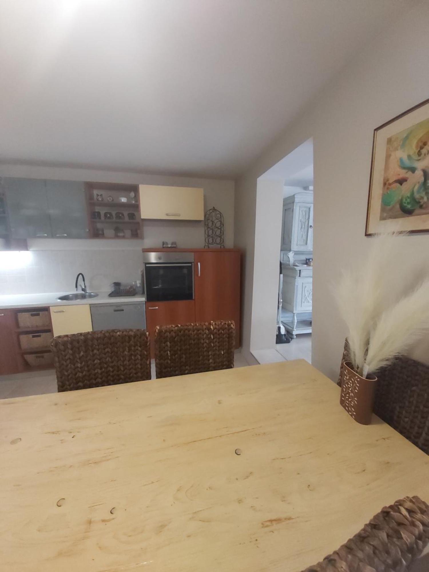 זאדאר Apartman Luce With Shared Pool מראה חיצוני תמונה